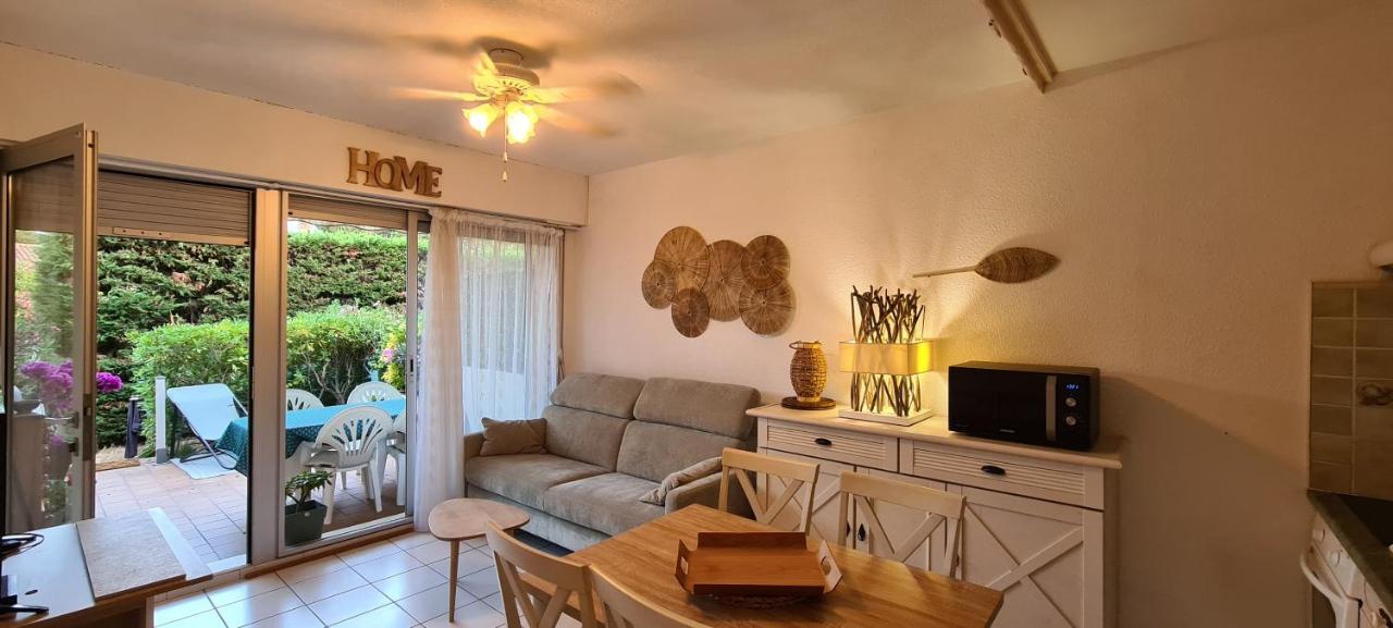 Le Tamaya Plage Charmant T2 En Rez De Jardin A 2 Pas D Une Belle Plage De Toutes Commodites Et Centre Ville Port กาวาแลร์-ซูร์-แมร์ ภายนอก รูปภาพ